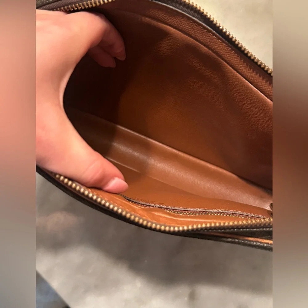 Louis Vuitton Wristlet - Picture 6 of 11